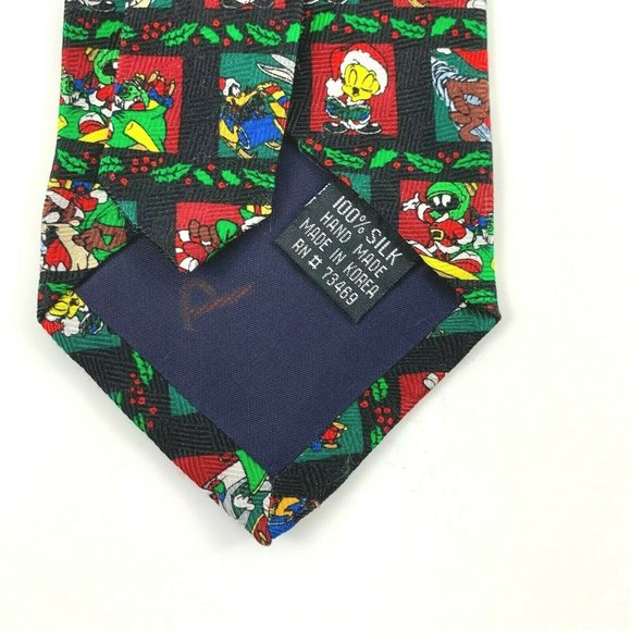 Warner Brothers Men's Novelty Necktie: Bugs & Friends. Christmas Theme. 1998. - Picture 4 of 4